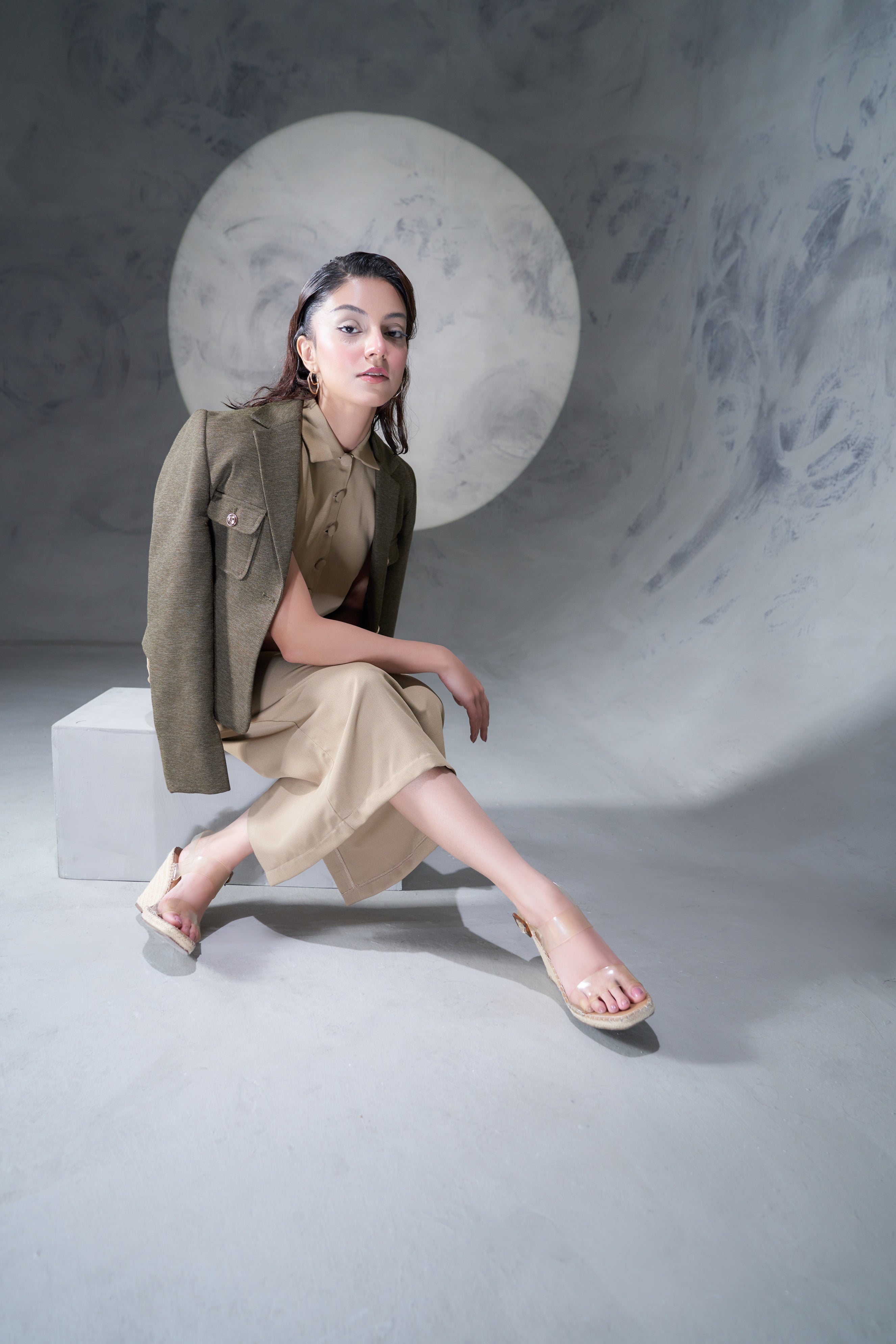 Lunar (olive and beige)